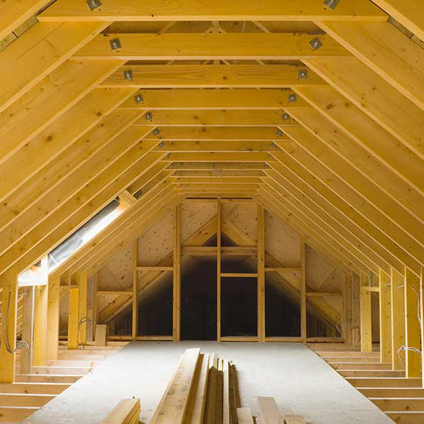 Attic truss made of sustainable timber